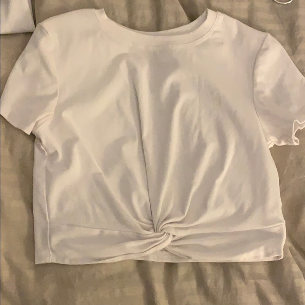 Cropped tie shirt sleeve shirt